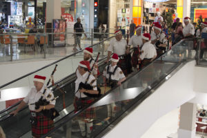 Illawarra Pipe Band playing Woolworth's Dapto for Christmas 2017